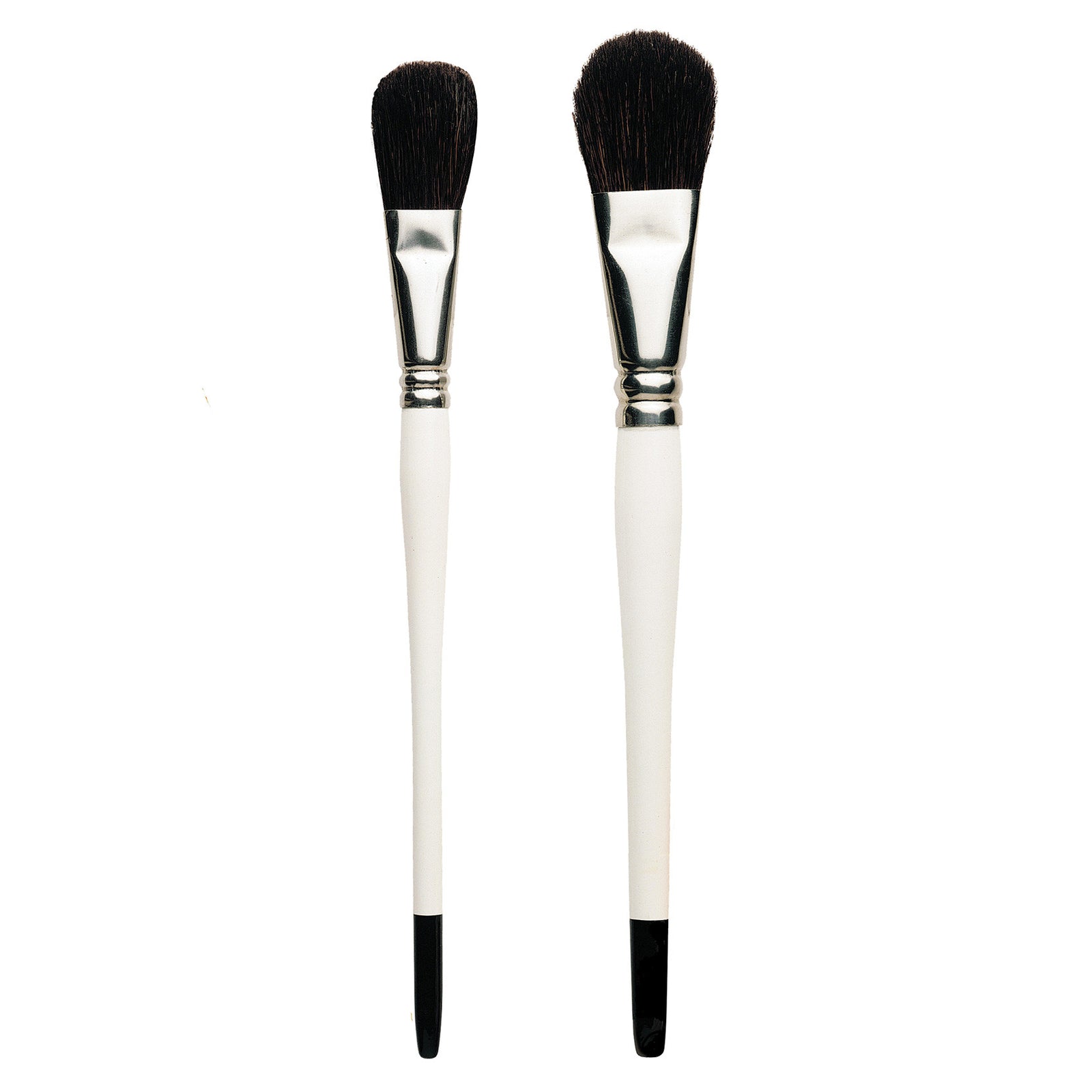 The Pro Arte Series 51 Wash brush is an economical choice, crafted with a mix of animal hairs perfect for all art mediums. The durable nickel brass ferrules and white polished handles ensure a long-lasting brush perfect for a variety of uses.