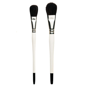 The Pro Arte Series 51 Wash brush is an economical choice, crafted with a mix of animal hairs perfect for all art mediums. The durable nickel brass ferrules and white polished handles ensure a long-lasting brush perfect for a variety of uses.